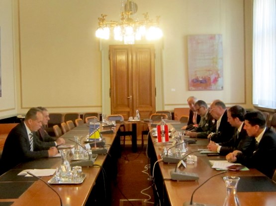 Predsjedavajući Zajedničke komisije za odbranu i sigurnost BiH Sifet Podžić i parlamentarni vojni povjerenik Boško Šiljegović boravili u radnoj posjeti Parlamentu Austrije